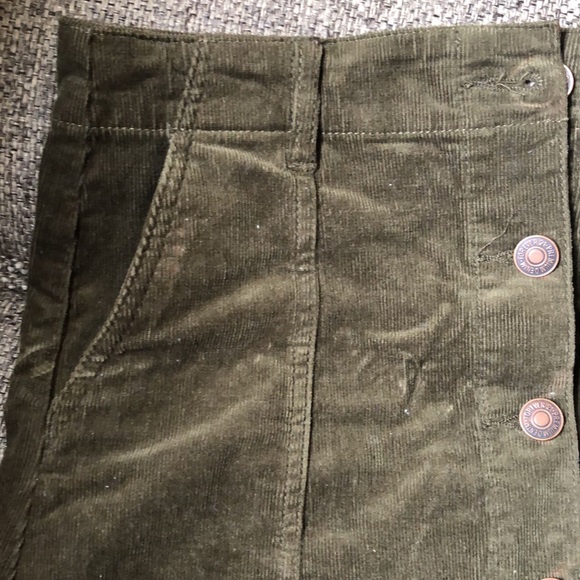Forever 21 size S corduroy olive green skirt - Picture 4 of 6